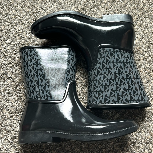 Michael Kors Rainboots - Picture 1 of 5